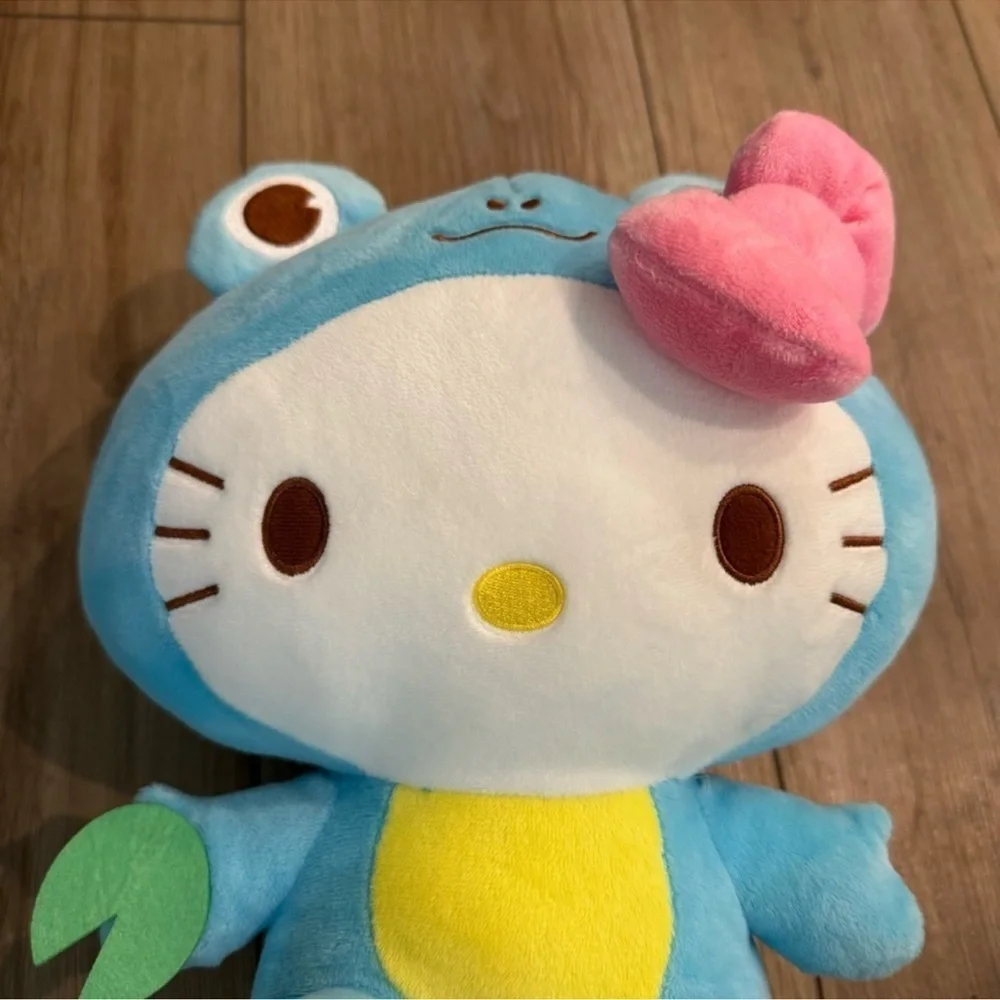Sanrio‎ Hello Kitty in Blue Frog Suit